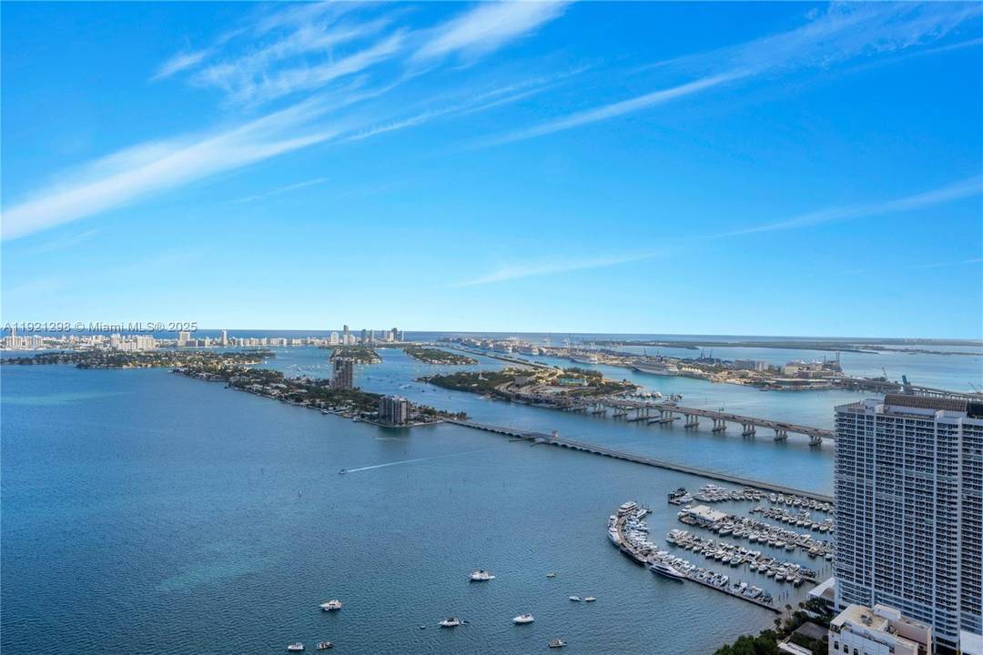 CORNER PENTHOUSE WITH DIRECT BAYFRONT AND SUNSET VIEWS AT QUANTUM ON THE BAY !