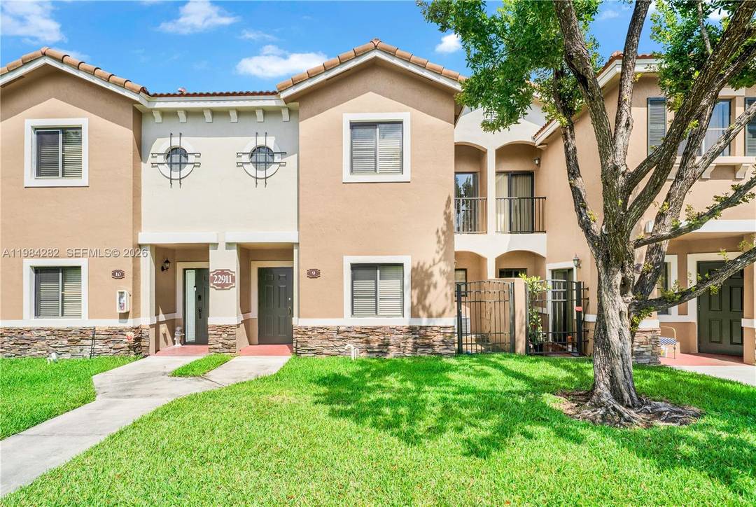 Beautiful 2 bedroom, 2. 5 bath condo located in the desirable Courts at Bayshore community in Cutler Bay.
