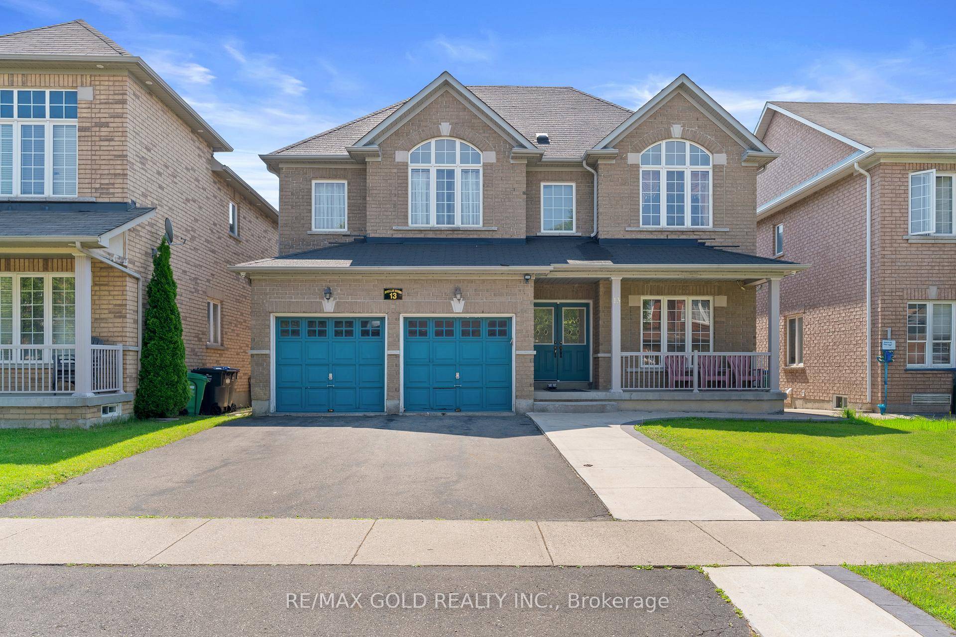 Legal 3 Bedroom Basement Apartment with Separate Entrance amp ; Separate Laundry !