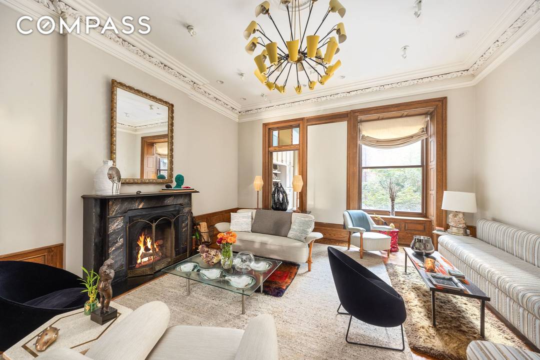 Nestled in the Historic Upper West Side neighborhood, 22 West 70th Street is an exquisite example of a pre war brownstone that exudes classic New York elegance.