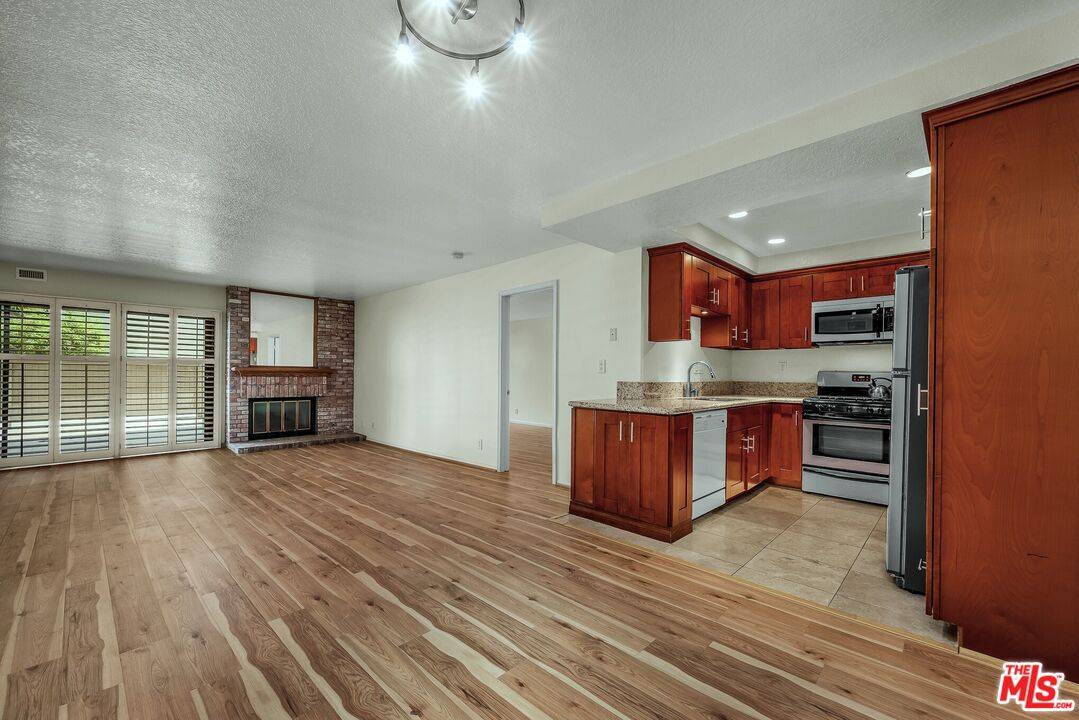 8512   Tuscany Ave 2BR Playa Del Rey La