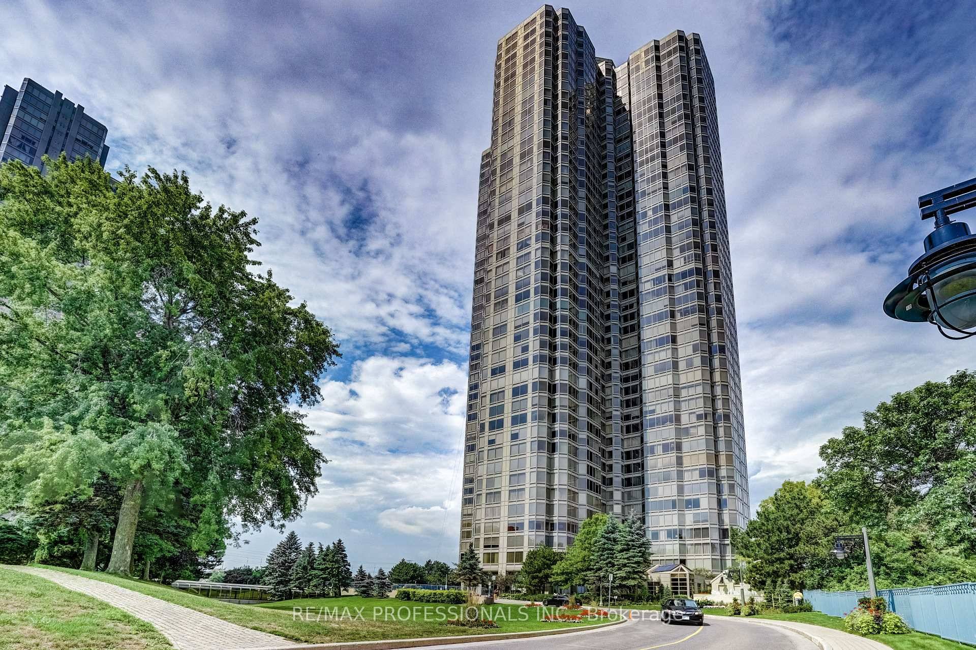 As one of Toronto's premiere luxury condominiums Palace Place has no equal when comparing the extensive array of services !
