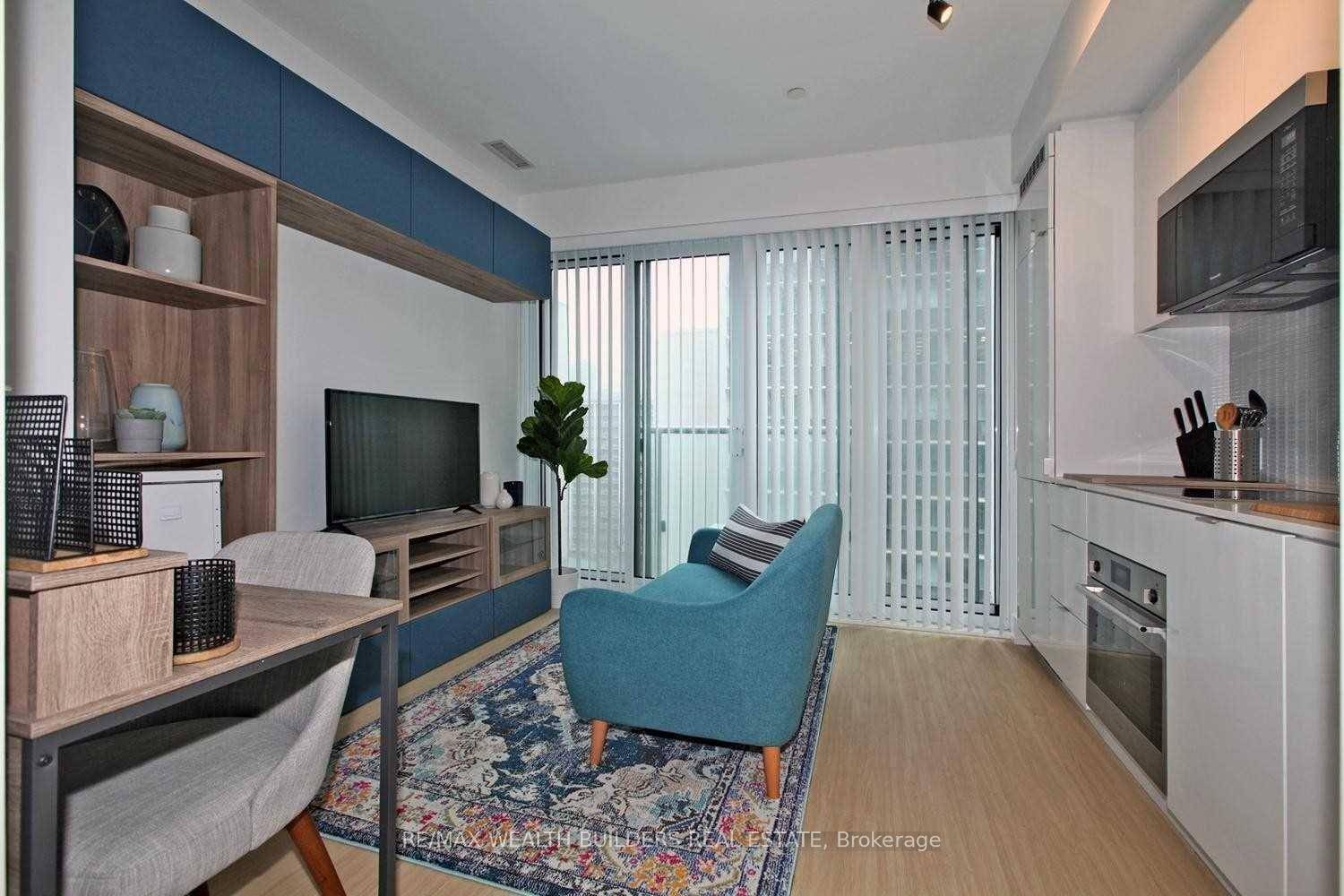 Live in the heart of the city at 7 Grenville !