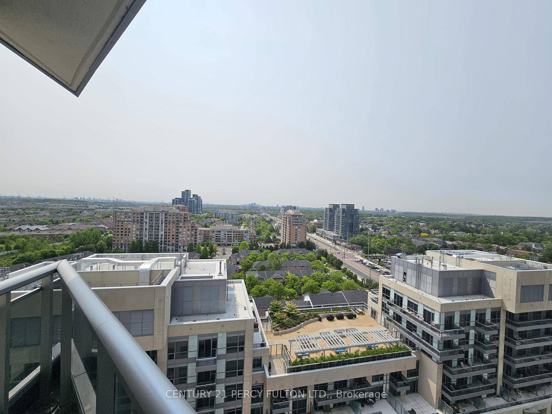 Glamorous Beverly Hills Condo At Yonge amp ; 16th In Richmond Hill.