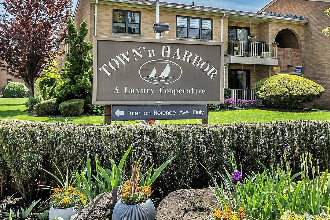 Move in Ready Updated Town n Harbor Large 2 bedroom 2 bath First Floor Unit facing the Canal !