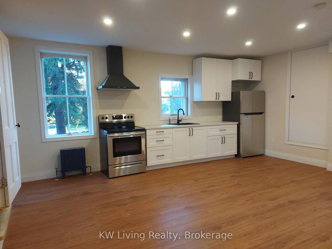 Ground Level Side Unit with Private Garden 14 Allanford Rd Side Unit Welcome to your new home, a rare and spacious 2 storey 1 bedroom side unit offering privacy, comfort, ...