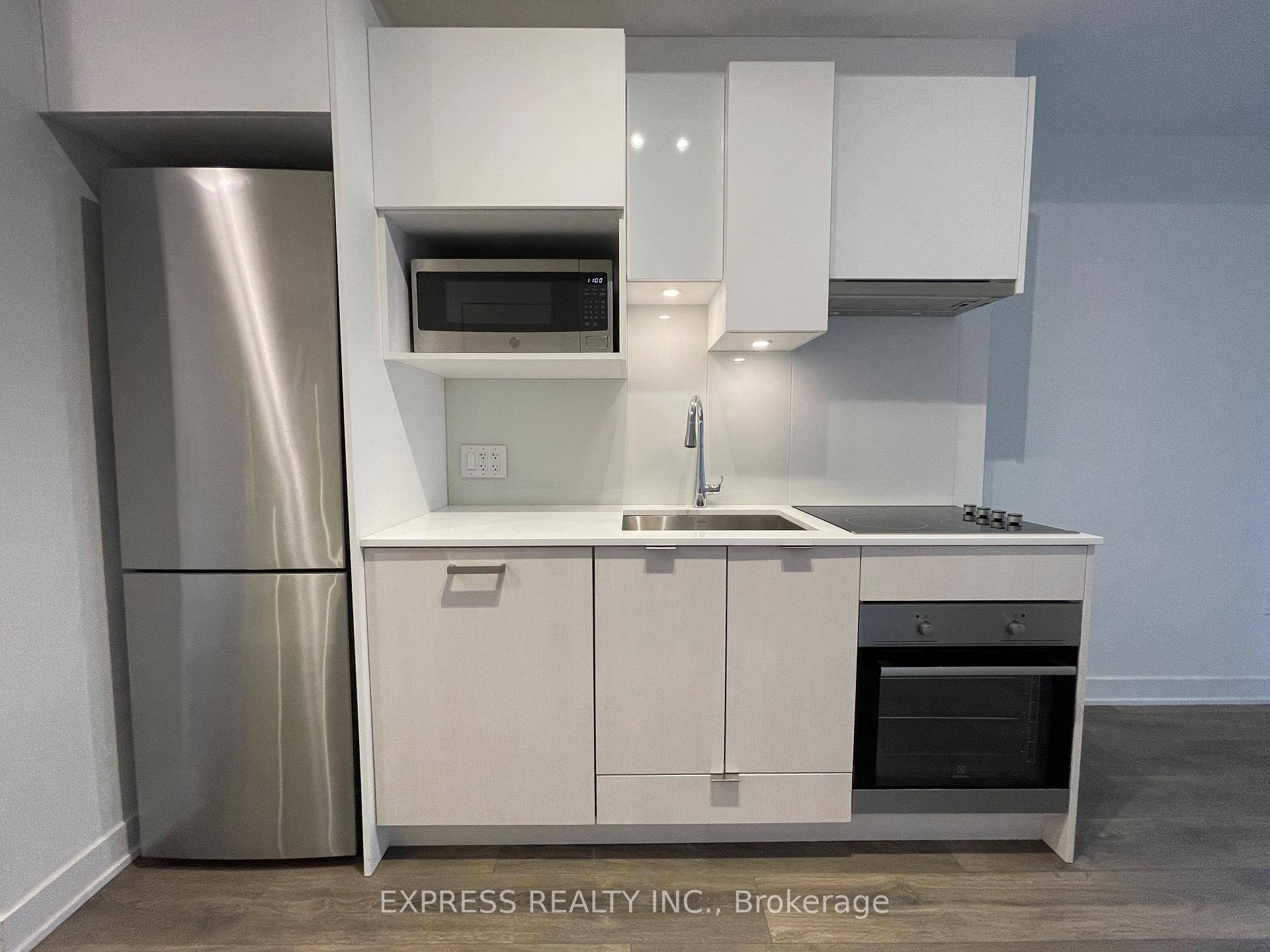 Cozy 1 Bedroom Condo With Balcony at CityLights on Broadway South Tower Yonge Mount Pleasant amp ; Eglinton.