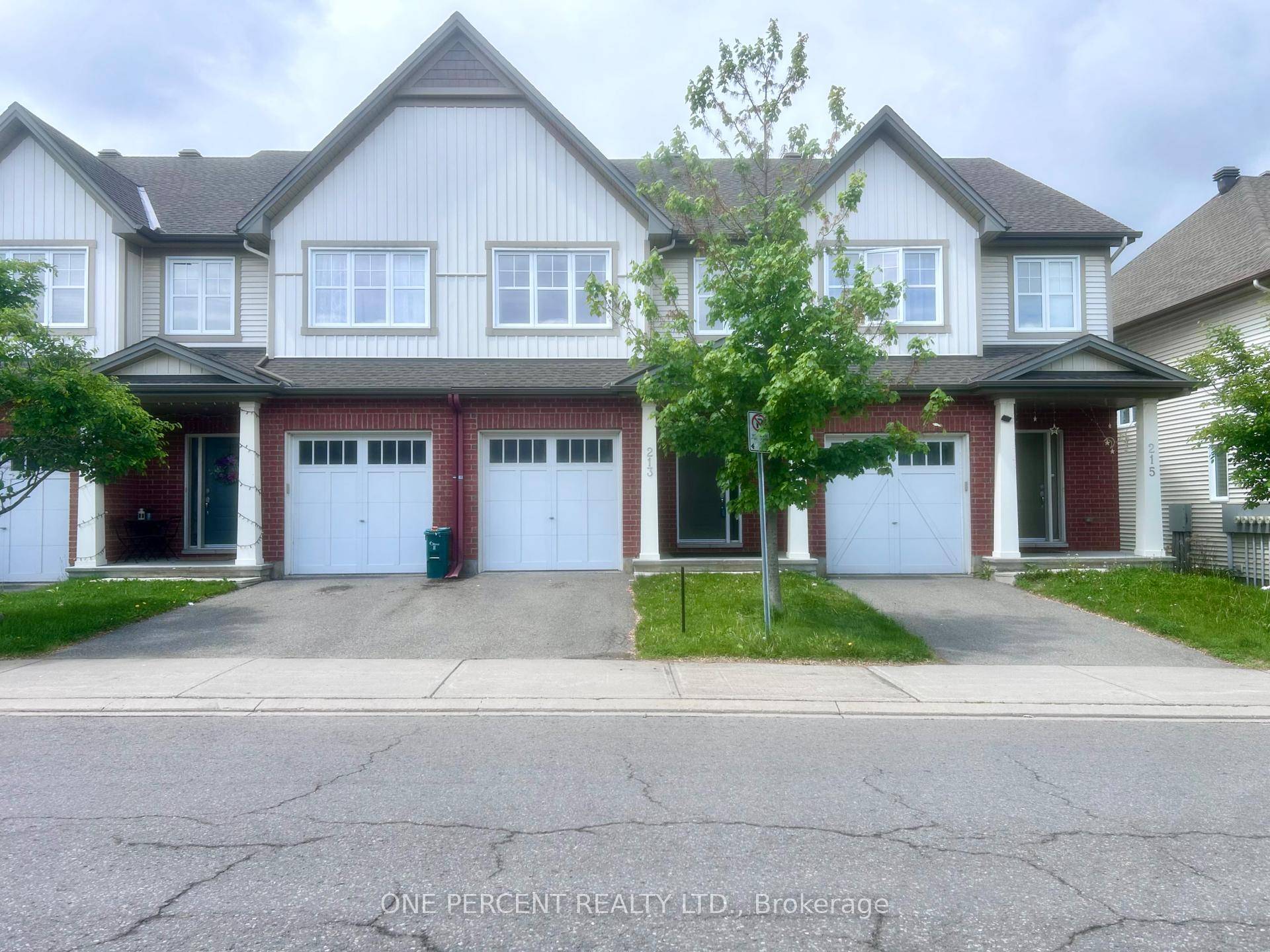 Stylish Tartan Townhome with No Rear Neighbours !