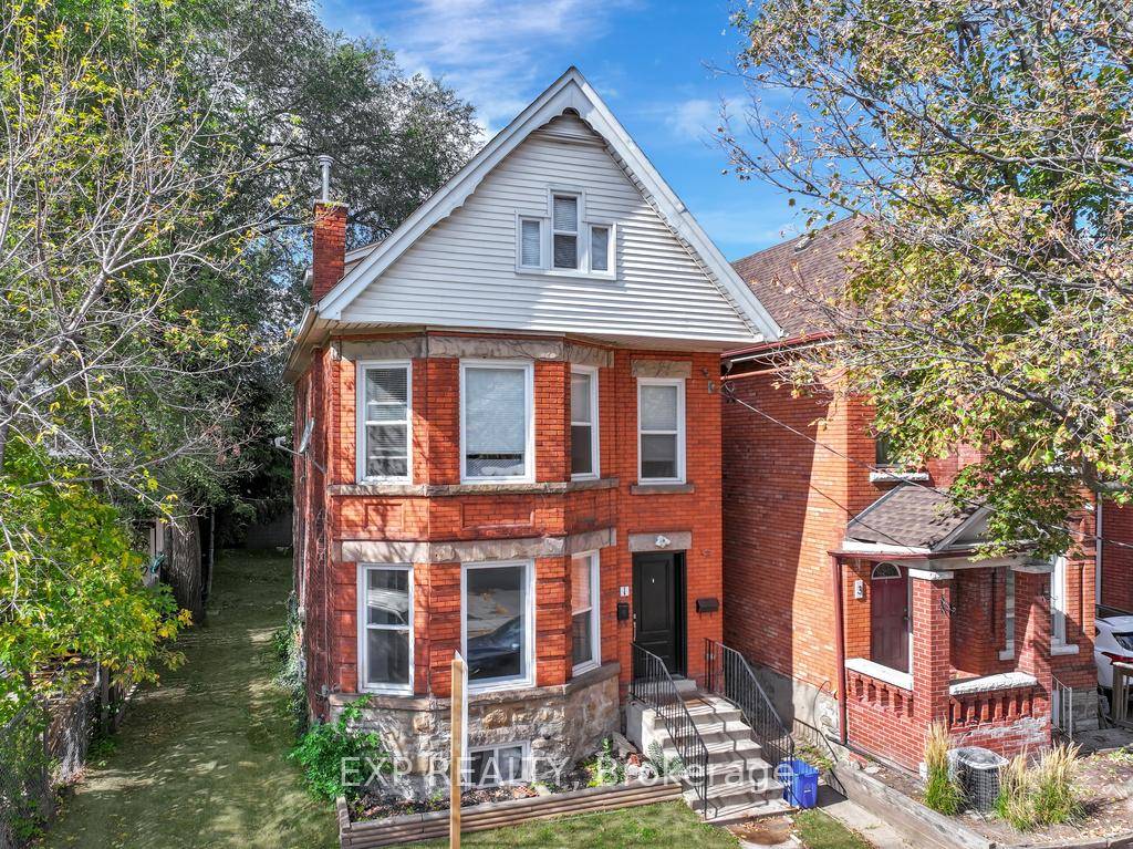 Exceptional turnkey investment opportunity in the heart of Hamilton !