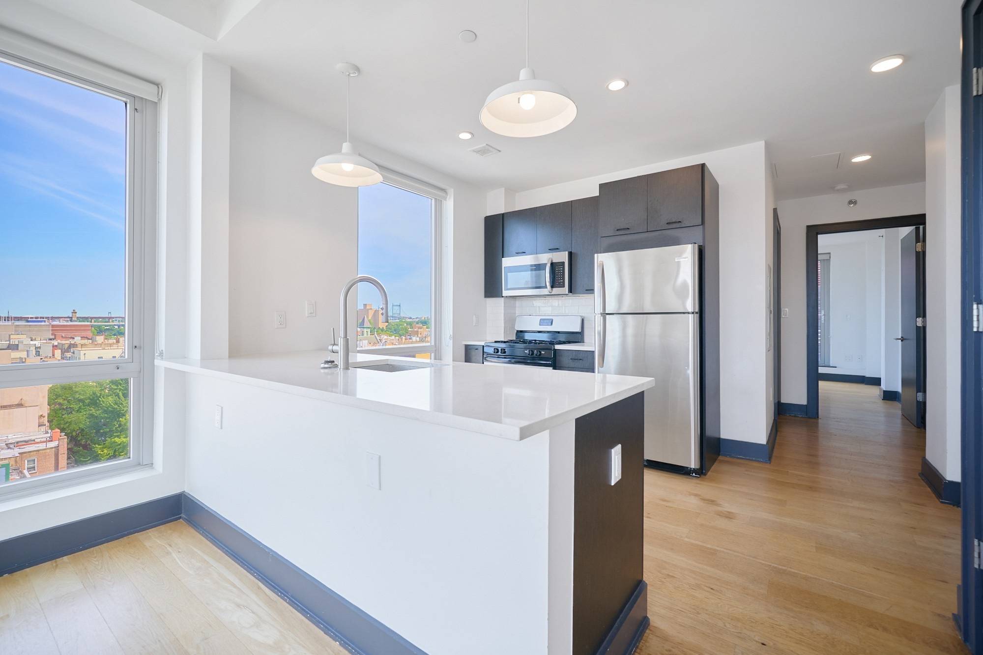 East River Lofts Brand New Luxury Rentals 2 Bed 2 Bath Bedroom Residence w PRIVATE OUTDOOR SPACE Unit Amenities Oversized King BedroomMarble Tiled BathroomsSun Filled WindowsOpen, Windowed KitchenTop of the ...