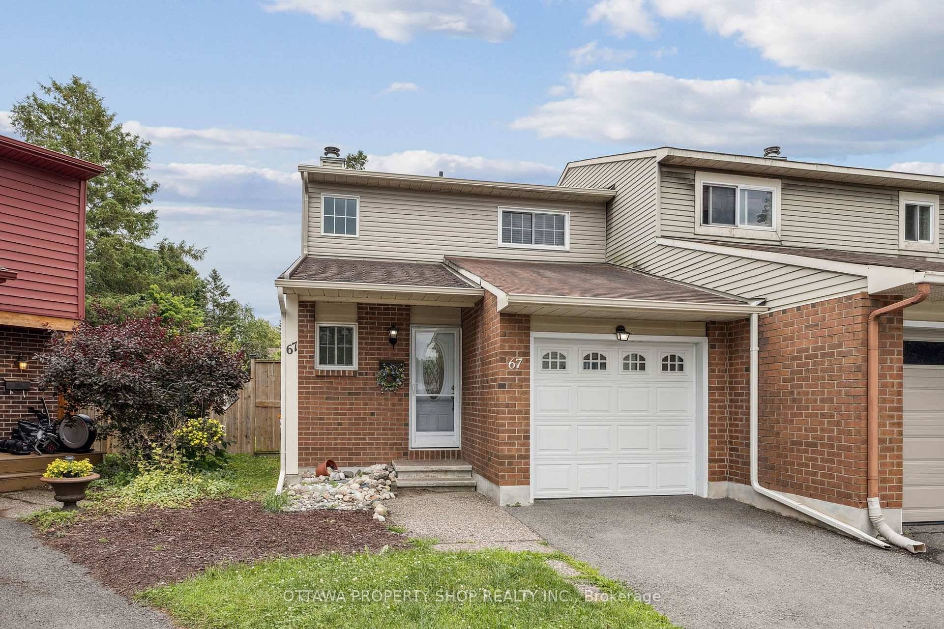This charming 3 bed, 3 bath semi detached home is perfectly located in a quiet, family oriented neighbourhood with schools, parks, shopping amp ; transit just minutes away !