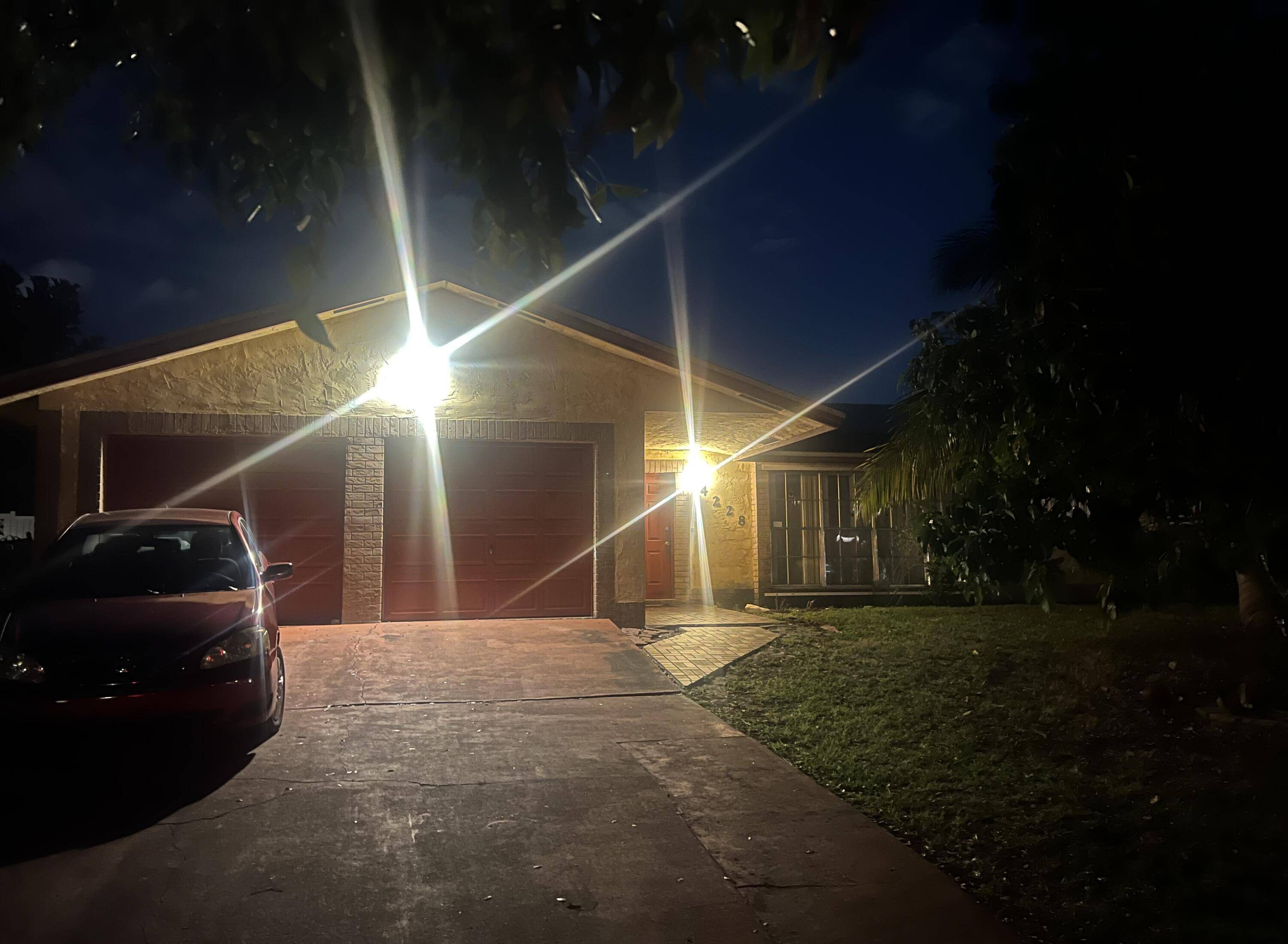 Welcome to a rare opportunity to own a stunning property in the heart of West Palm Beach !