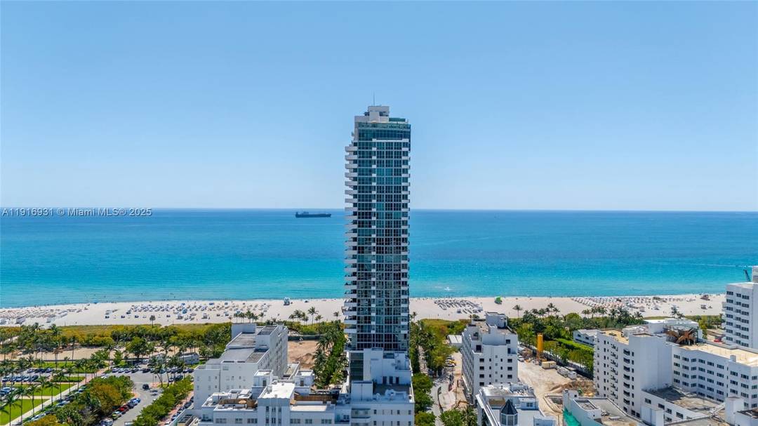Residence 2902 is a stunning 2 bedrooms residence with sweeping ocean and skyline view.