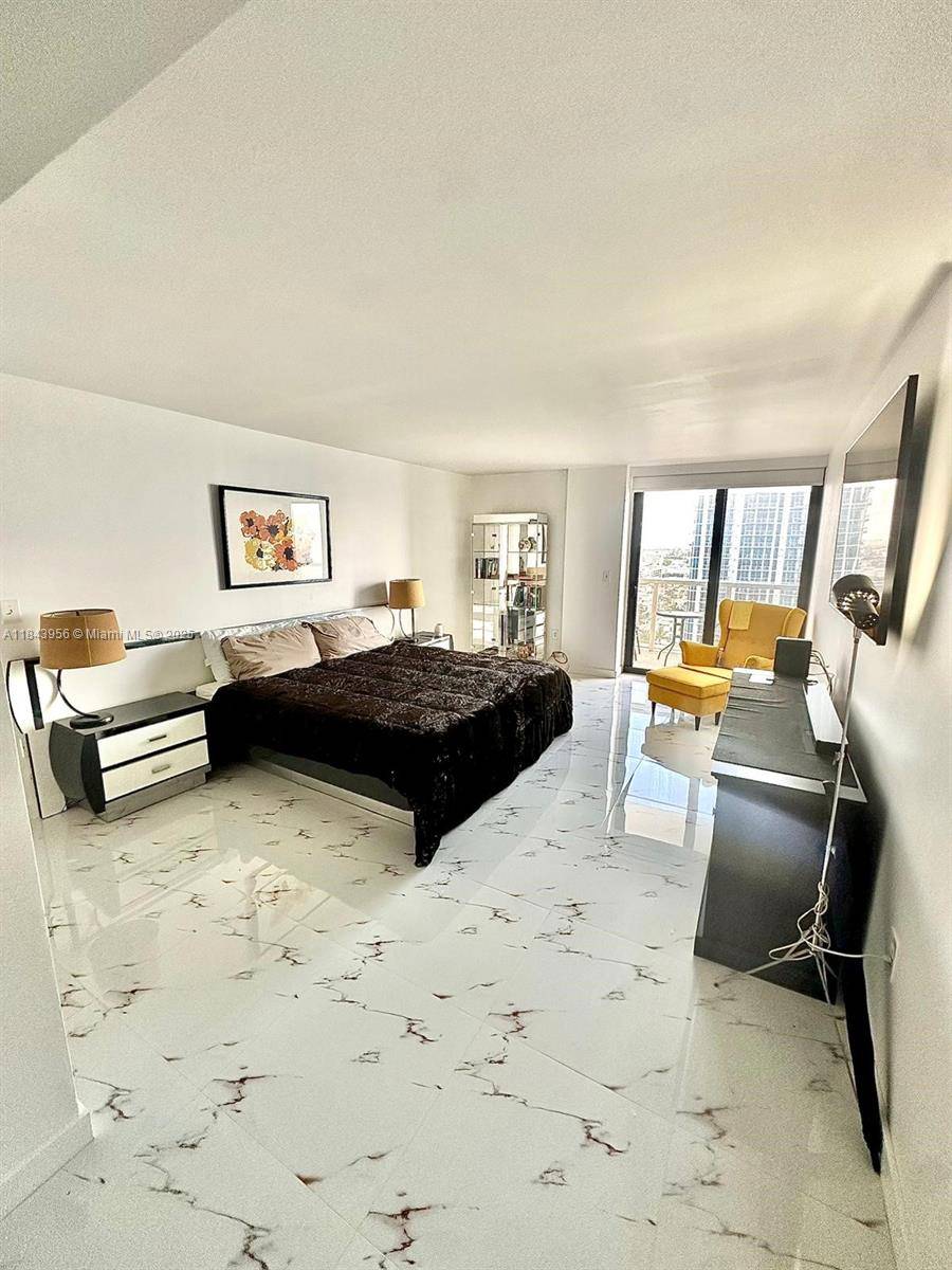 Gorgeous NW unit in desirable Miami Beach ocean front building.