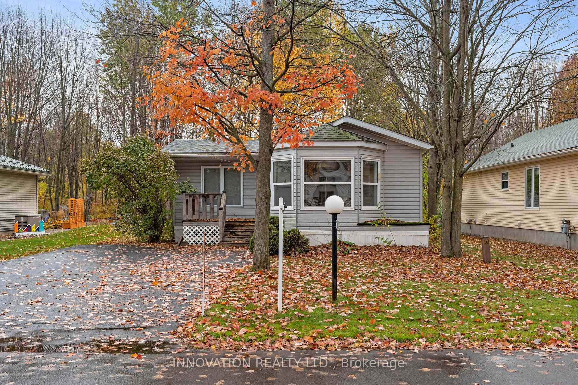 Welcome to this lovely mobile home bungalow with 2 bedrooms and 2 bathrooms, in the desirable Albion Sun Vista community in Greely, a short 10 minute drive south of the ...