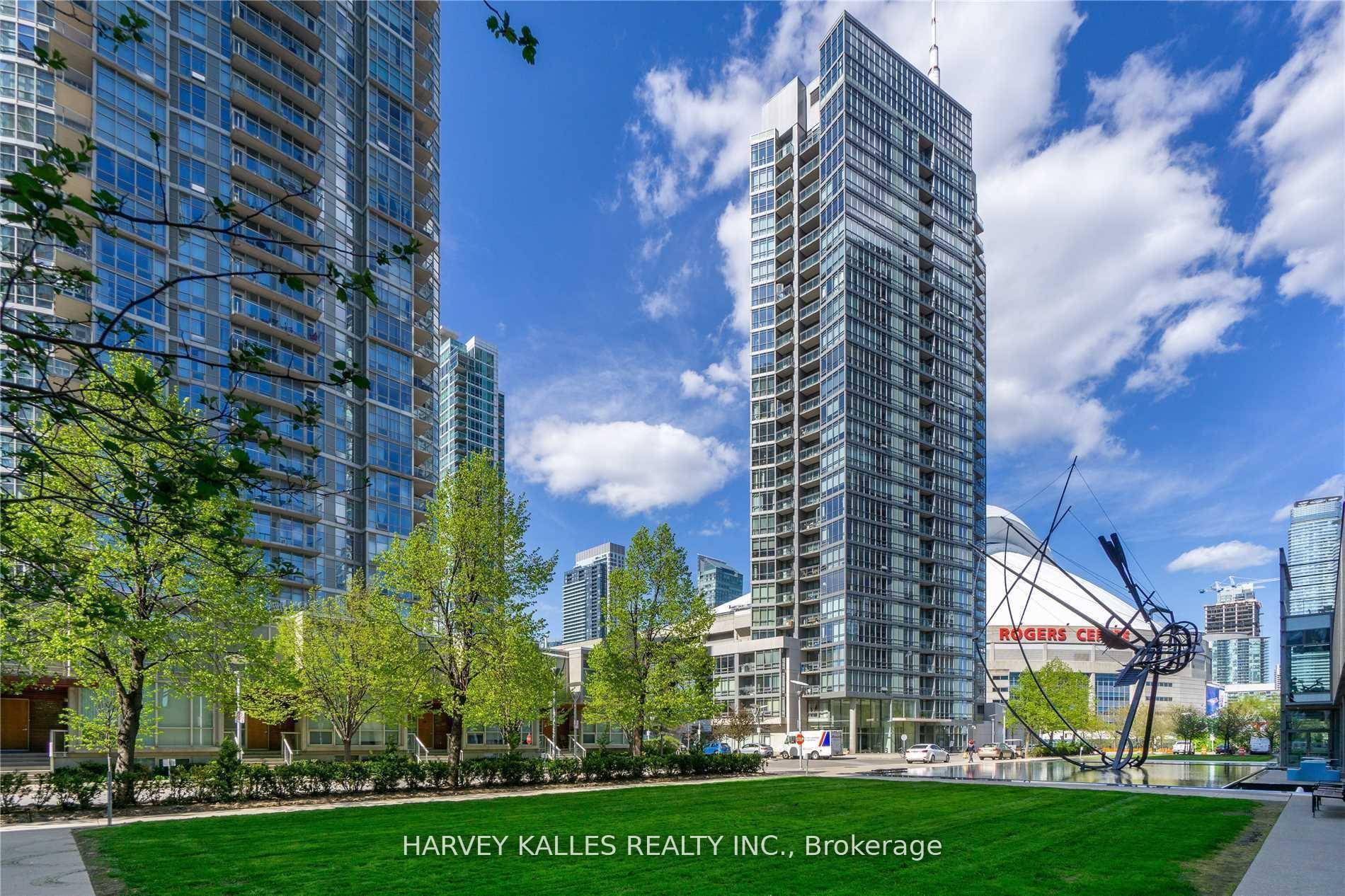 Experience luxurious living at City Place's Harbour View Estates III, where sophistication meets convenience in the heart of downtown Toronto.