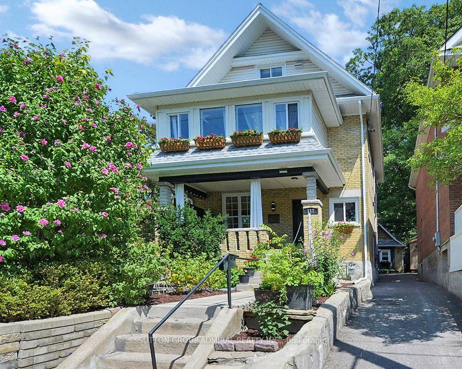 PROPERTY OVERVIEW Solid, well cared for triplex with three self contained units above ground.