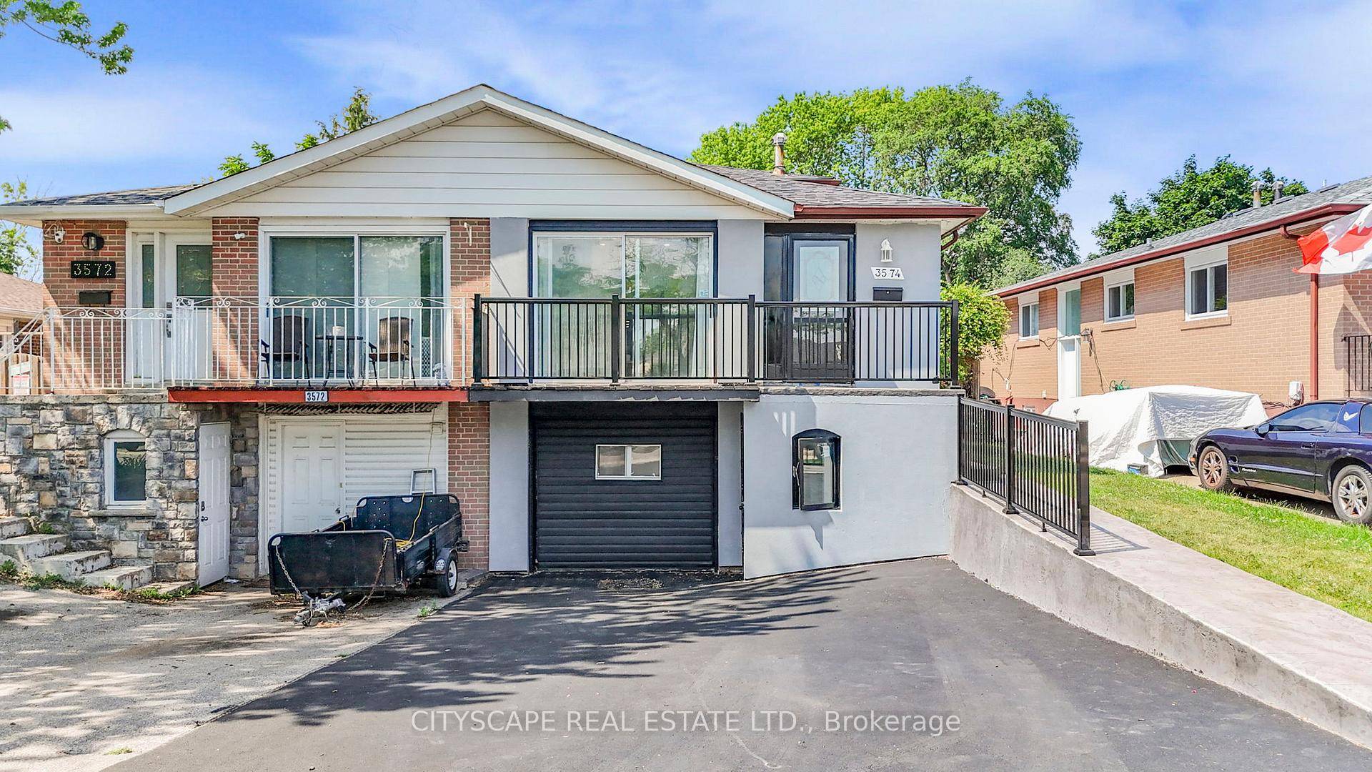 Beautiful 5 Level Backsplit House In Desirable Erindale Area, Lots Of Living Space.