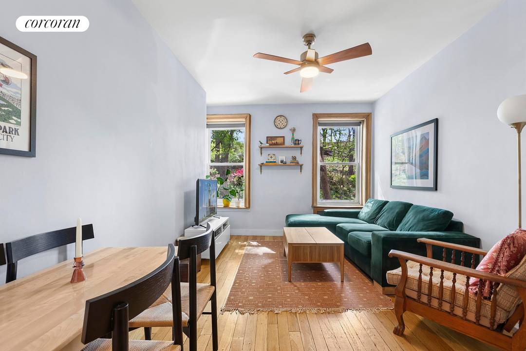 552 Riverside Drive 1A offers a rare combination of light, park views, and prewar charm plus a spectacular building roof deck with sweeping Hudson River views !