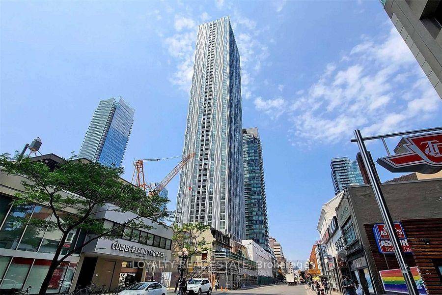 Few years New Luxury Condo In The Yorkville, Corner Of Yonge Yorkville, Stylish And Un matched Quality, Steps To Subway Station, Luxury Shopping, Fine Dining.