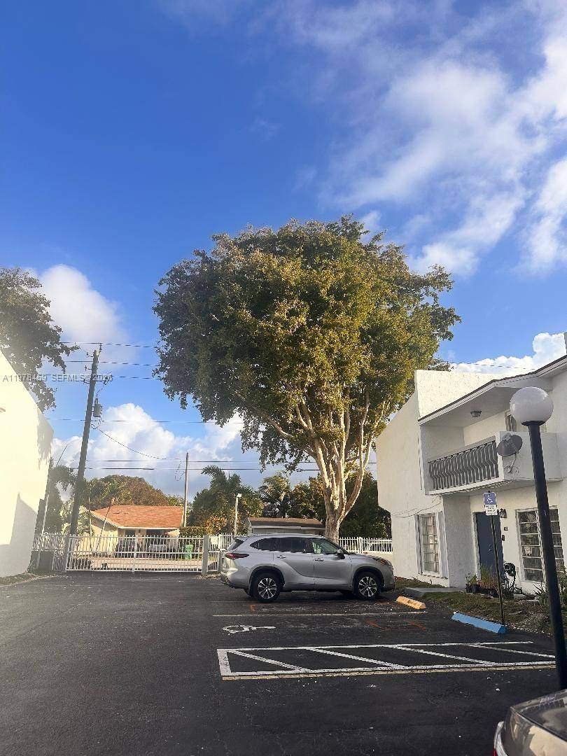 Recently renovated 3BR 2.