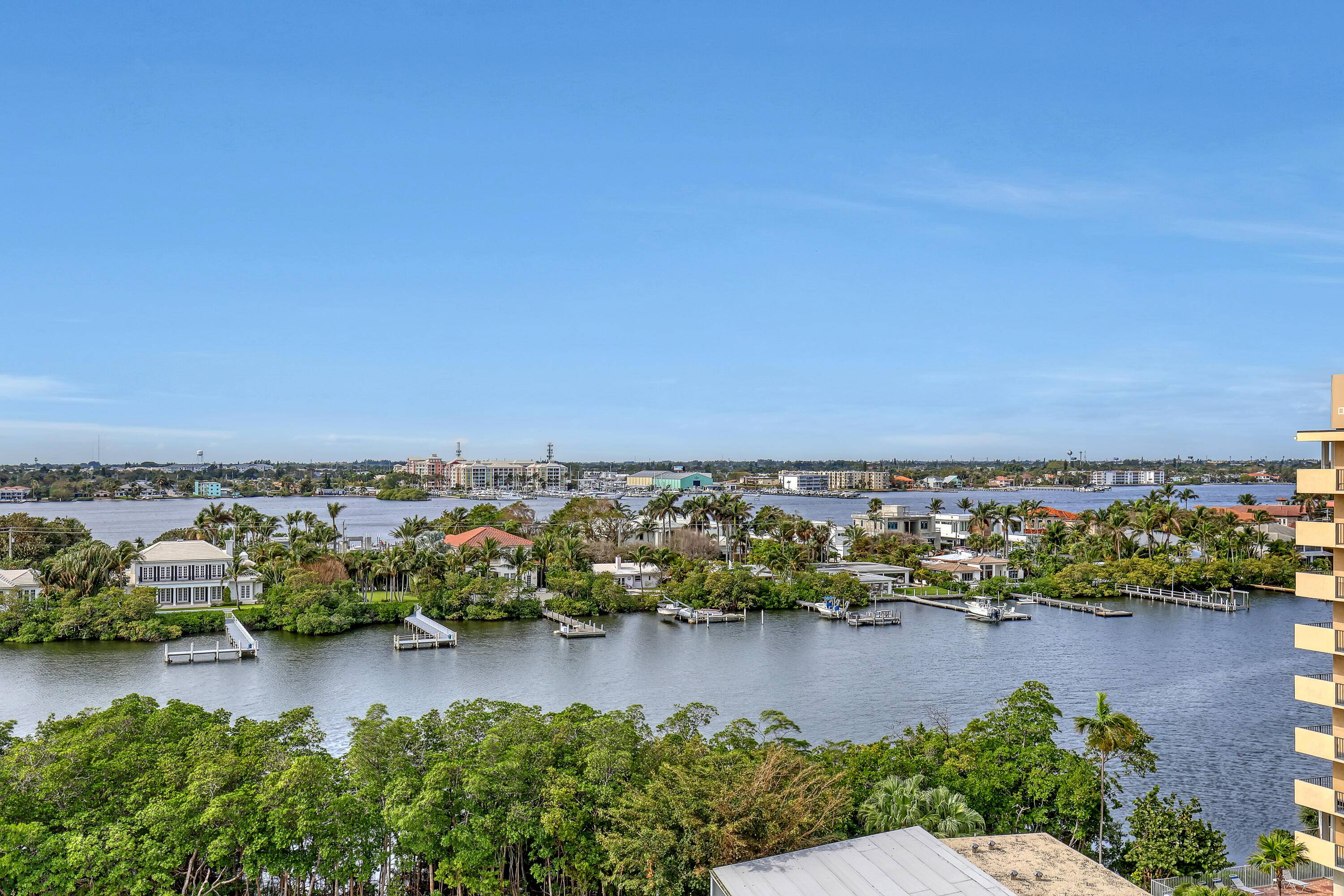 FABULOUS SPACIOUS ONE BEDROOM, ONE HALF BATH CONDO.
