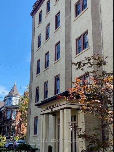This stunning 2 bedroom executive condo is nestled in the historic Annandale building, surrounded by majestic churches, charming B amp ; Bs, and breathtaking waterfront strolls.