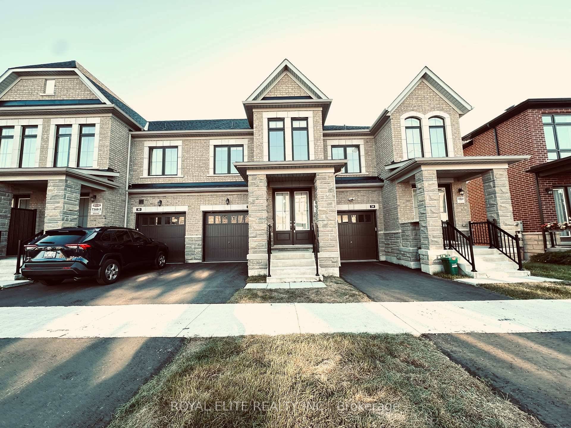 Homes of Swan Lake, Brand new luxury modern townhouse in Richmond Hill, Pond View, WALK OUT FINSHED BASEMENT with lots of upgrades.