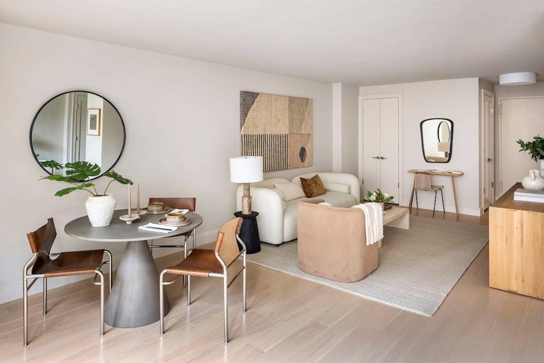 Discover this bright, 748 square foot studio with a dinning alcove at 155 West 68th Street.