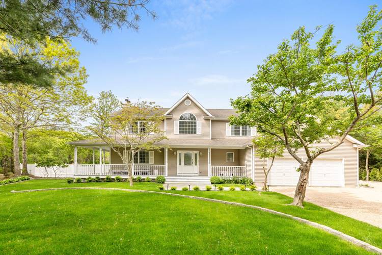 Chic Southampton Summer Retreat with Pool on Private Flag Lot