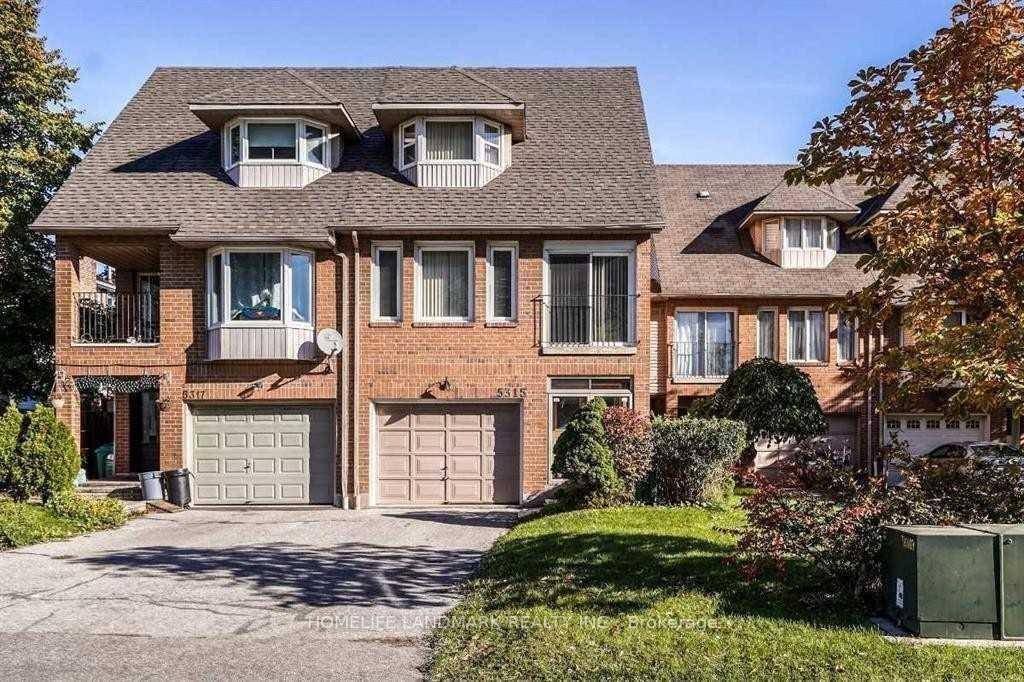 Three Story Semi House Newly Renovated Kitchen With 4 Bedrooms Each With Beautiful Chandelier On A Quiet Cul De Sac In Most Desirable Area Of Mississauga Highway 10 Eglinton Minutes ...