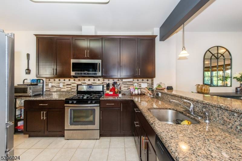 Discover this beautifully maintained townhouse tucked away in a quiet and desirable area of the Caldwells.