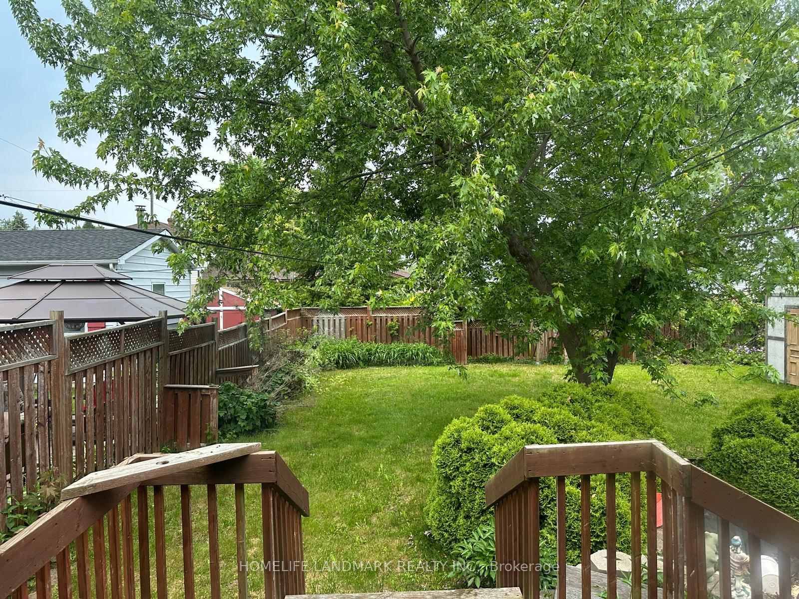 3 2 Bedroom Brick Detached Bungalow Entire House for Rent, Vacant Property, Showing Anytime, Steps From D T Core Of Oshawa Skylight A Bright Living Room, Finished Basement with Sep ...
