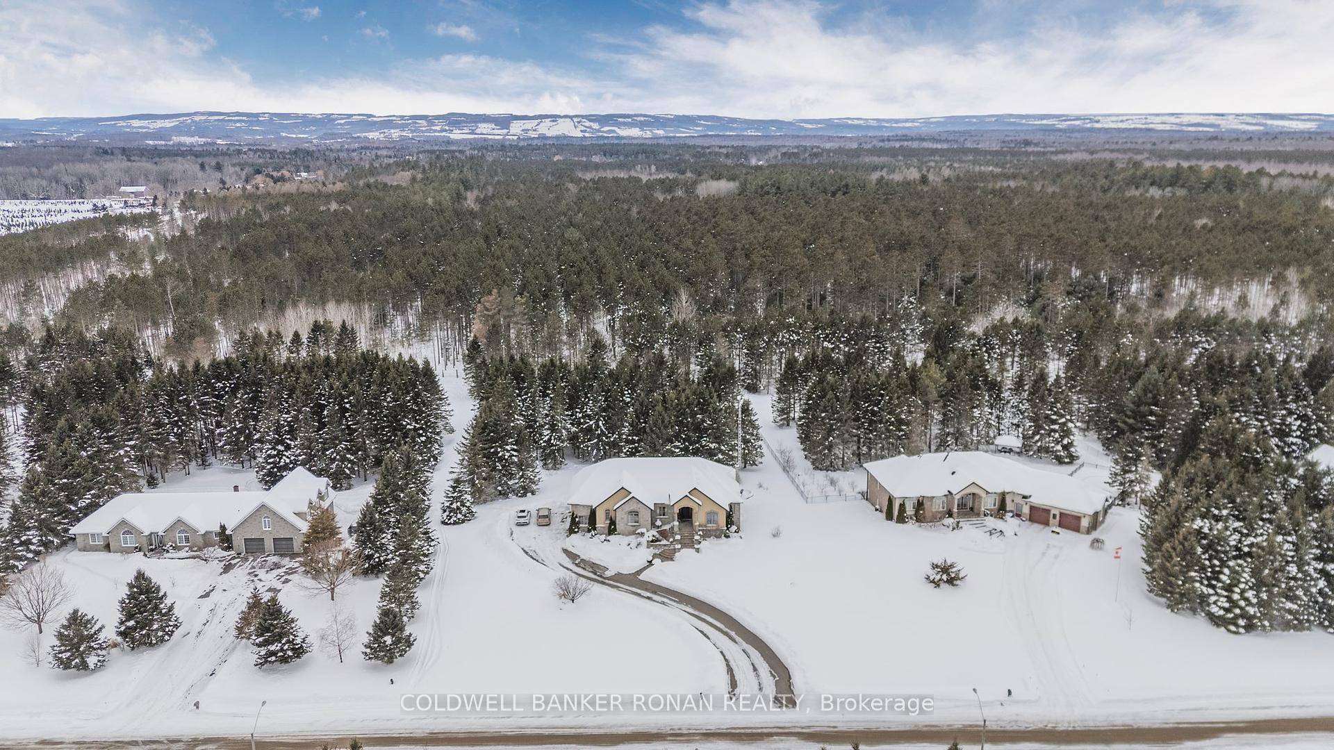 Nestled in an exclusive cul de sac in the heart of Clearview, this stunning luxury bungalow offers a rare blend of tranquility, elegance, and convenience.