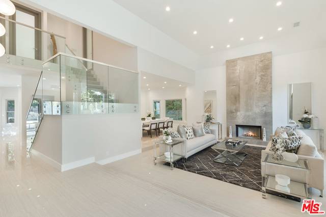 9876  GLOUCESTER DR Beverly Hills LA
