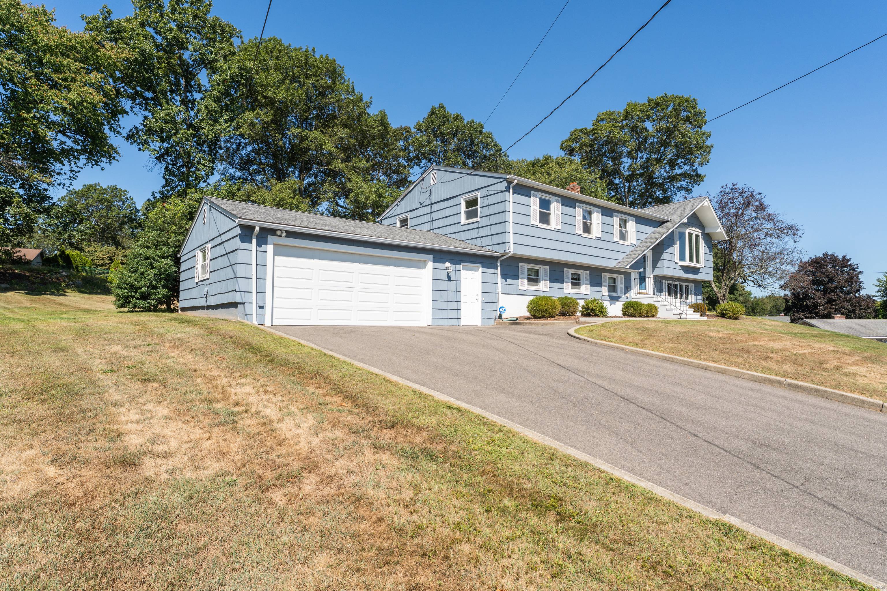 Welcome home ! Located in North Milford, this Benjamin Heights home has room for everyone !