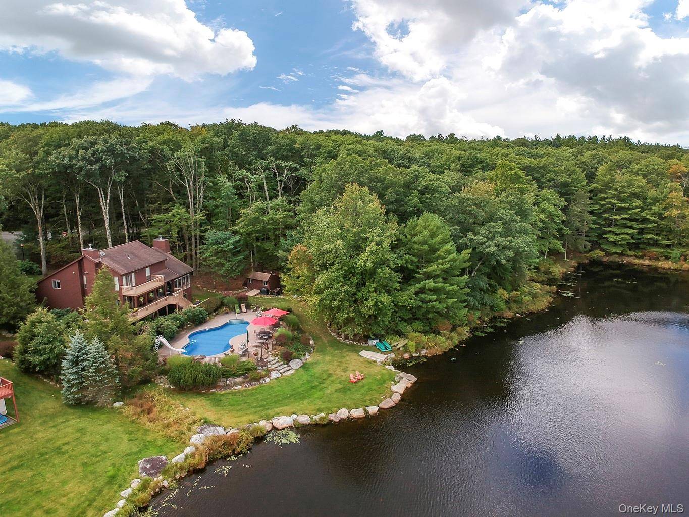 First time on the Market Lakefront Contemporary in the Priemer community of Emerald Green.
