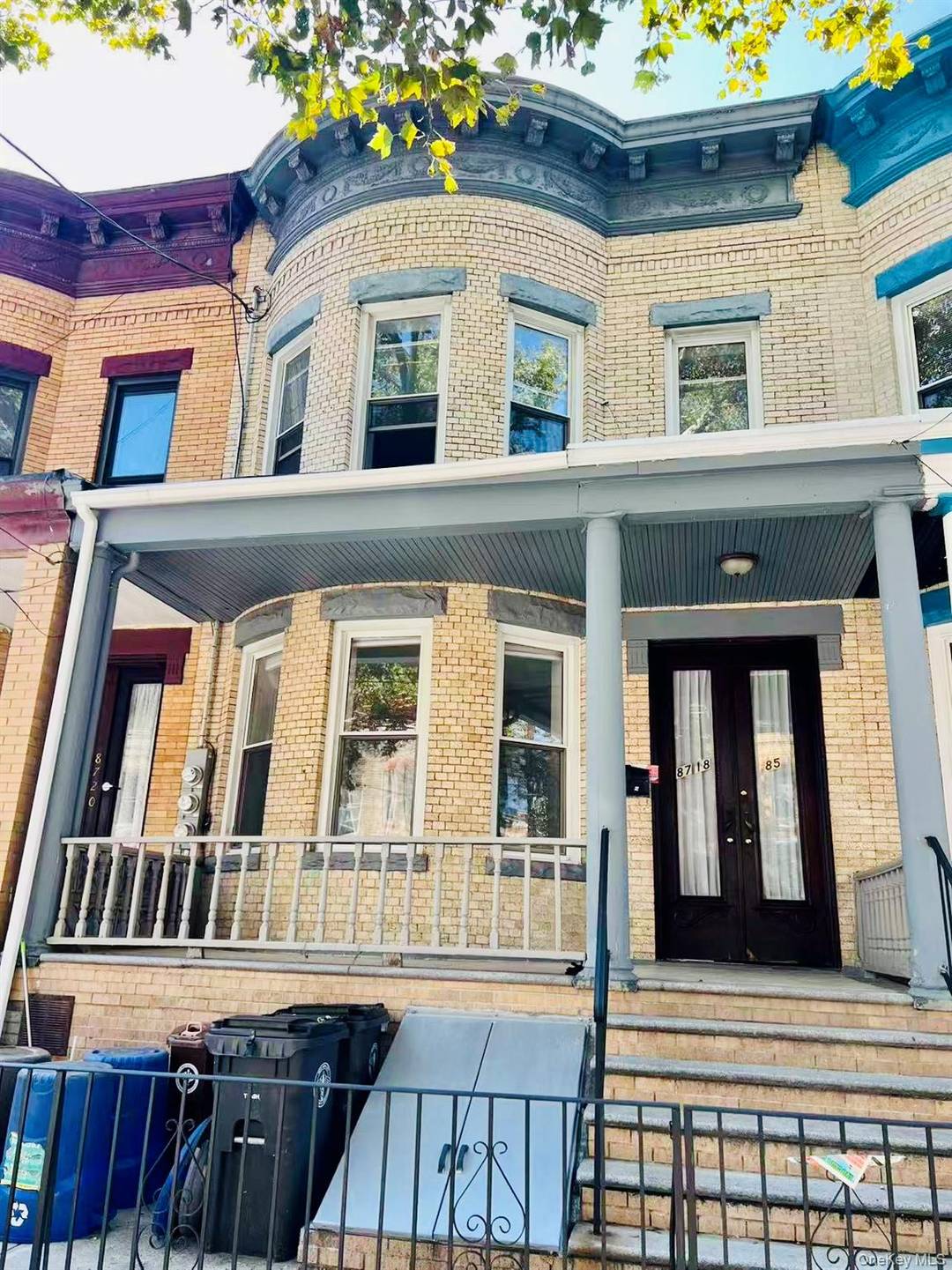 Spacious and newly renovated 4 bedroom, 3 bathroom apartment located in the heart of Woodhaven.