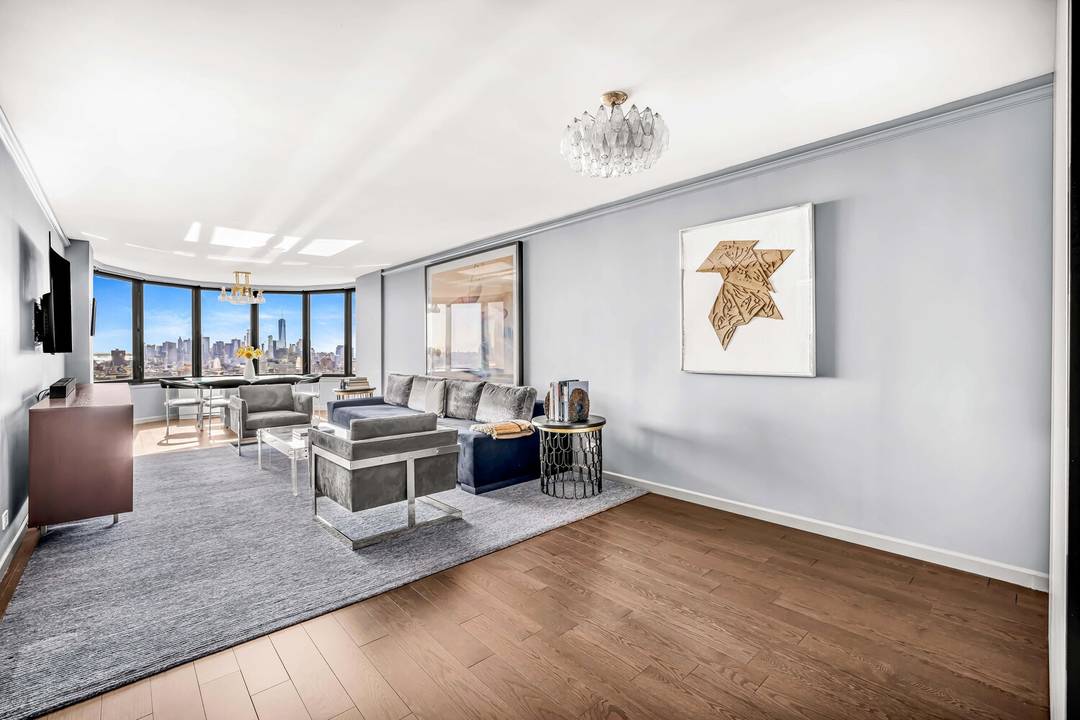 The spectacular view greets you as you first enter this stunning one bedroom, 2 bath home on the 47th floor and continues to amaze you from every angle of the ...