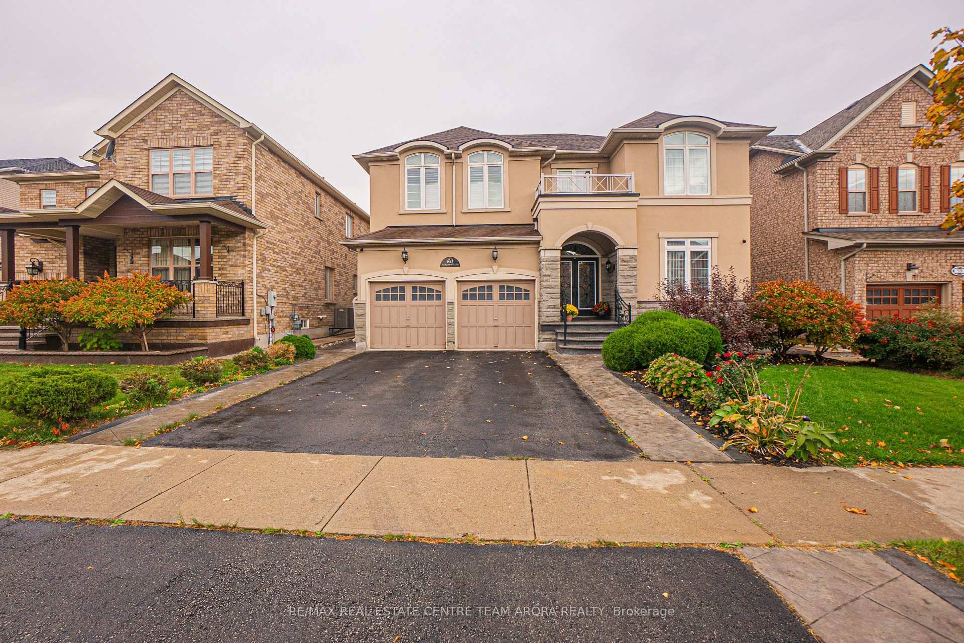 Welcome to this bright and spacious 2 bedroom basement apartment in the prestigious Vales of Castlemore community !