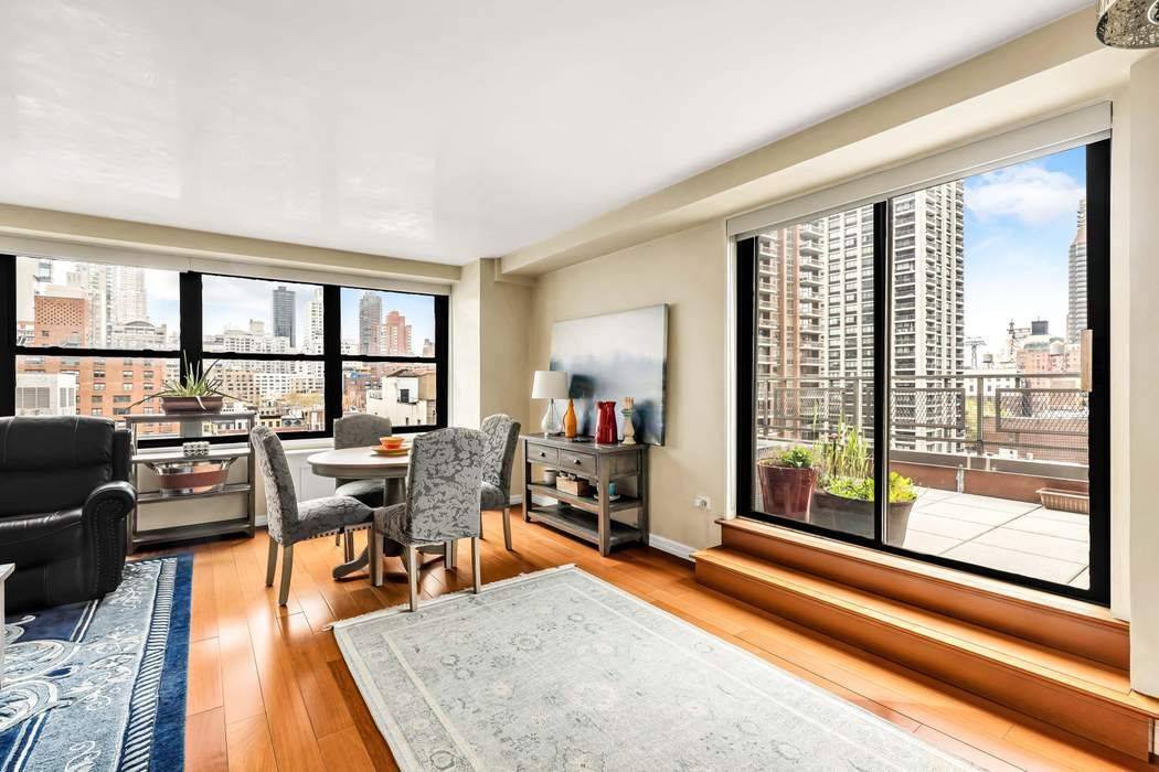 PRIVATE OUTDOOR SPACE, Stunning one bathroom apartment with venetian plaster walls.