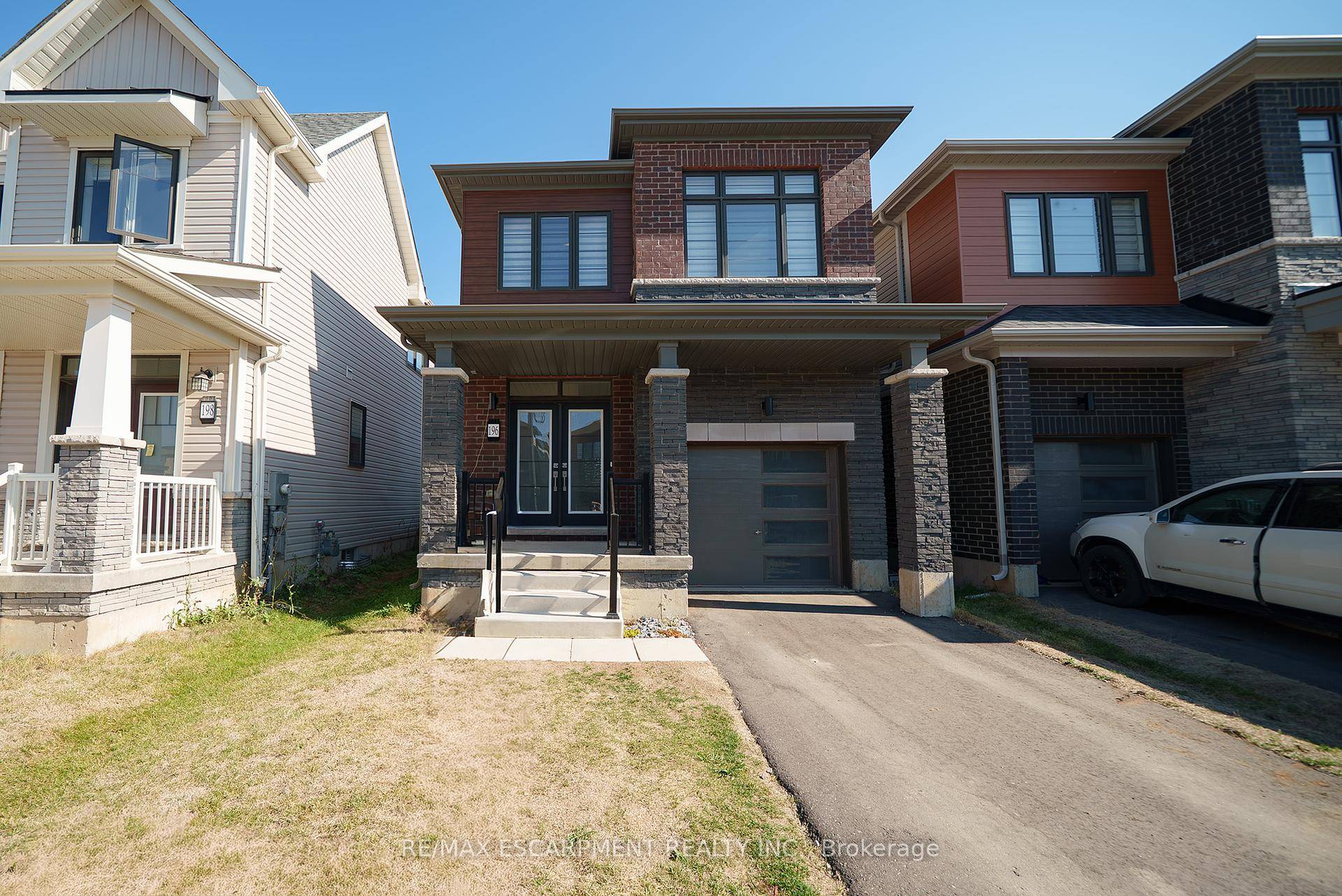 Welcome home to 196 Wilmot Road in Brantfords West Brant community.