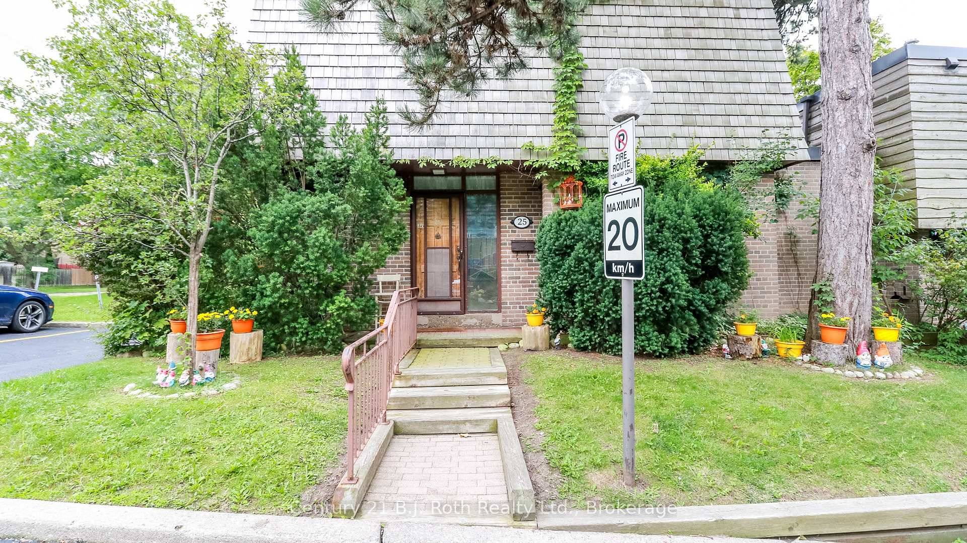 Imagine Your Self as an Owner of this Beautiful Home 3 bedroom 3 bath end unit, nestled in a peaceful, private ravine setting in the heart of Etobicoke.