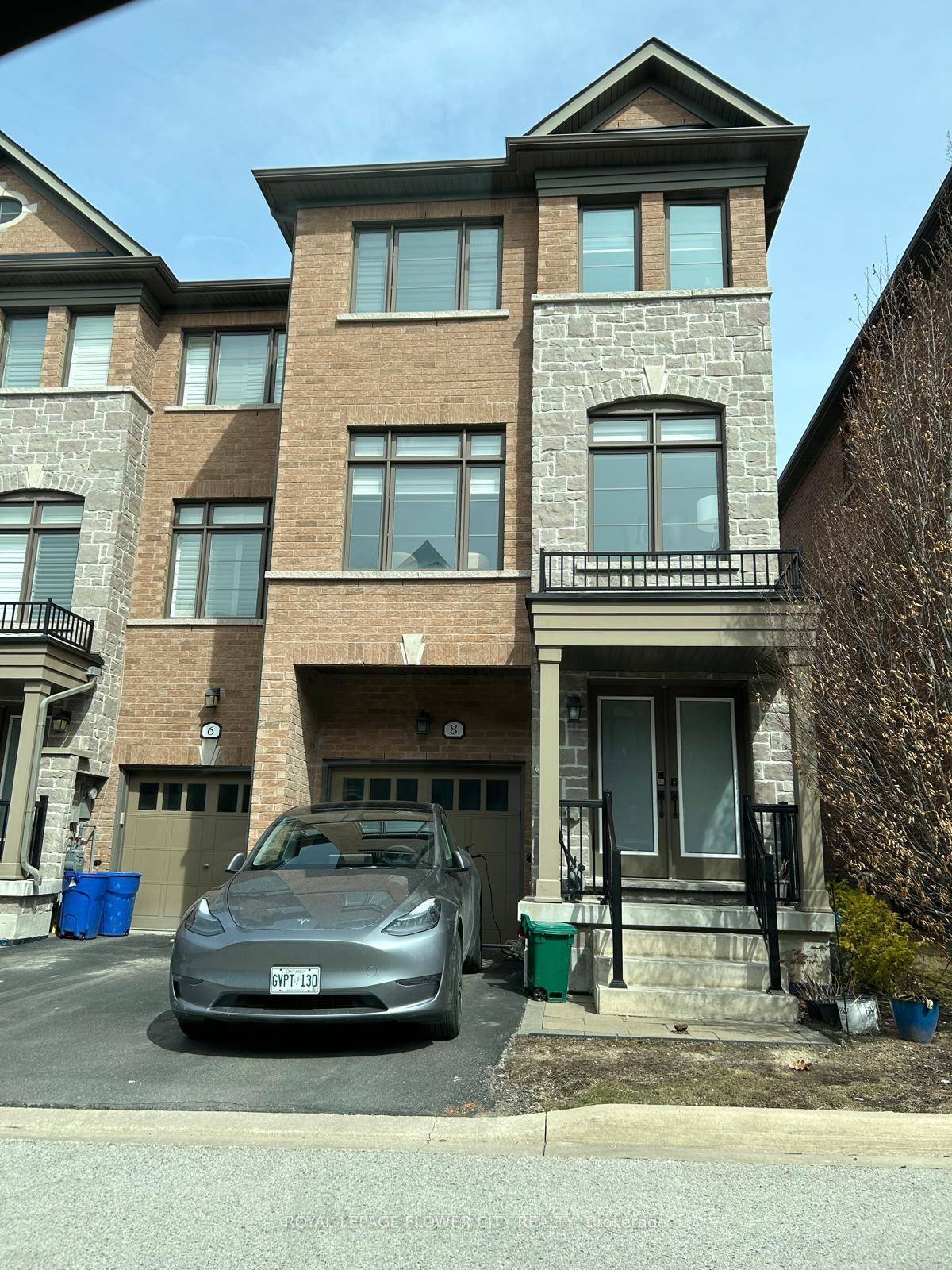 Executive end unit townhome on a quiet cul de sac, offering 2, 578 sq ft of beautifully finished living space across 4 levels !