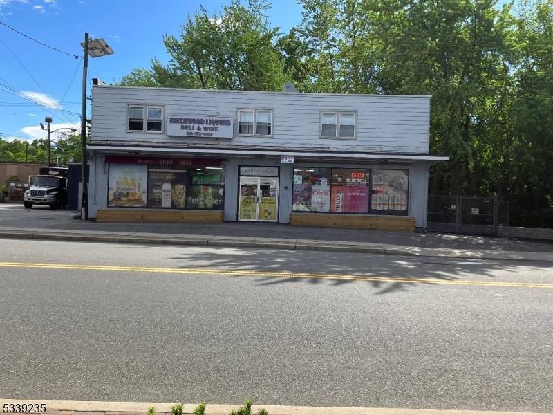 This mixed use property is centrally located between several major highways, Route 80, Route 46 Route 4 as well as the Garden State Parkway !