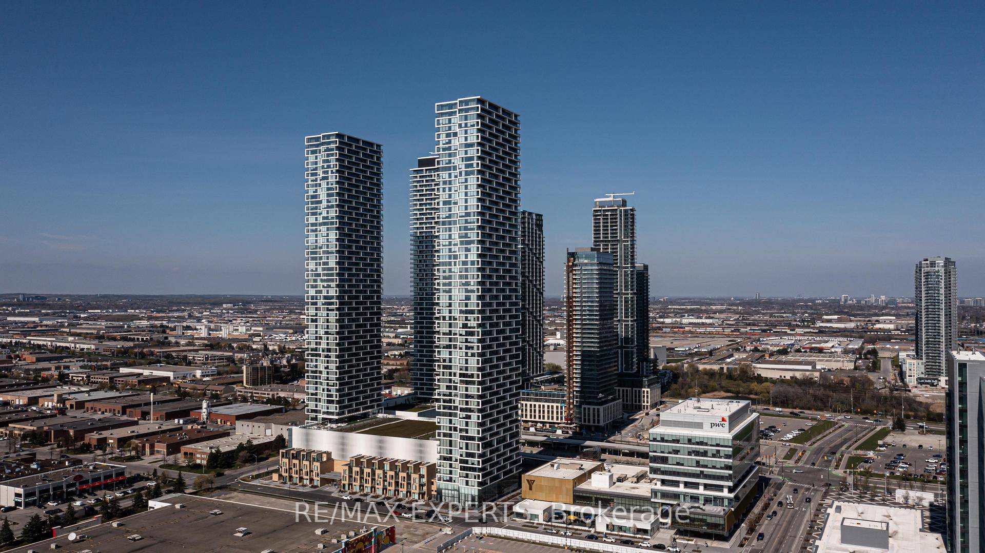 WELCOME TO THIS BRIGHT amp ; SPACIOUS MODERN UNIT LOCATED IN THE VERY DESIRABLE VAUGHAN METROPOLITAN CENTRE !