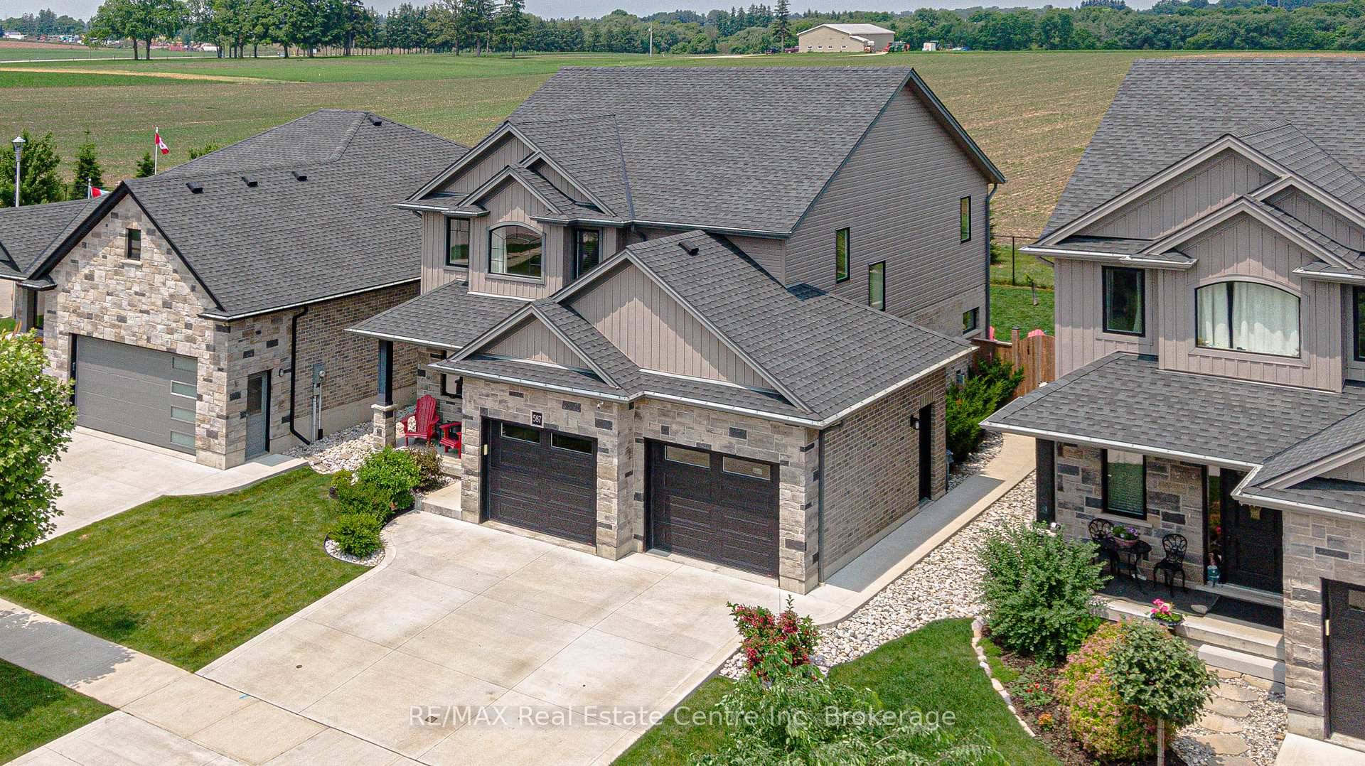 Luxury Custom Built Estate 3 Bed 3 Bath Stunning Farmland Views for your private back drop !