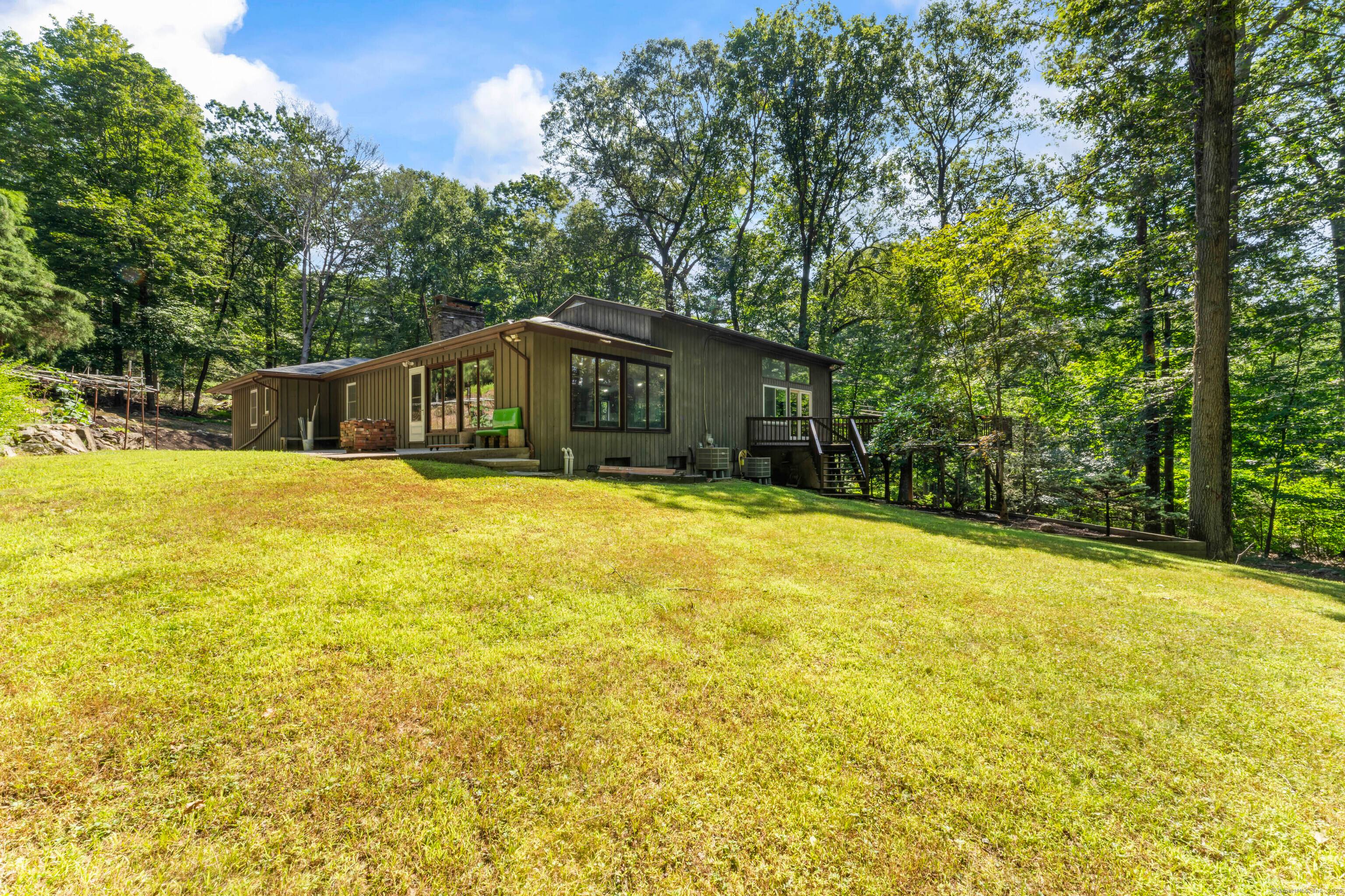 Tucked into the quiet elegance of Lower Easton, 83 Buck Hill Road blends mid century modern design with thoughtful contemporary updates.