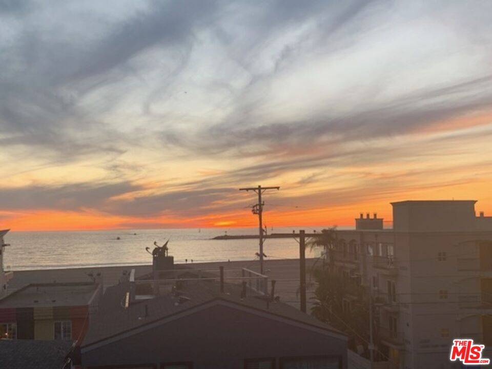 6400   Pacific Ave 3BR Playa Del Rey La