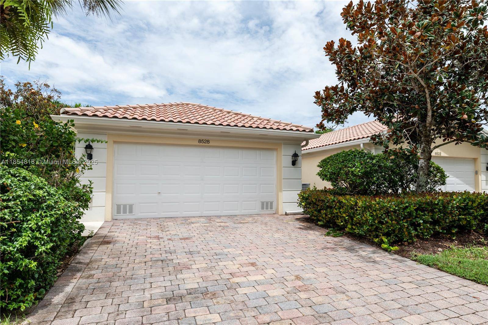The Retreat at Seabranch is a 555 home community surrounded by Martin County s beautiful amp ; tranquil 4, 886 acre State Park Preserve.